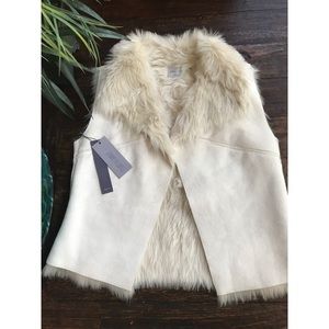 Jennifer Lopez white faux fur vest (S)